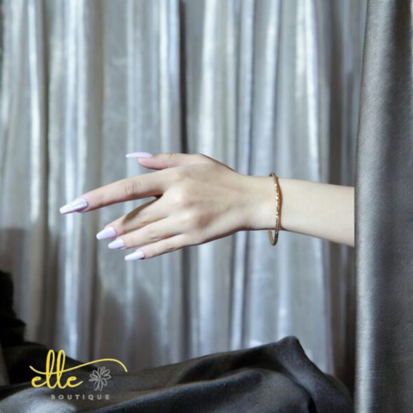 Fashionable metal-like bracelet A